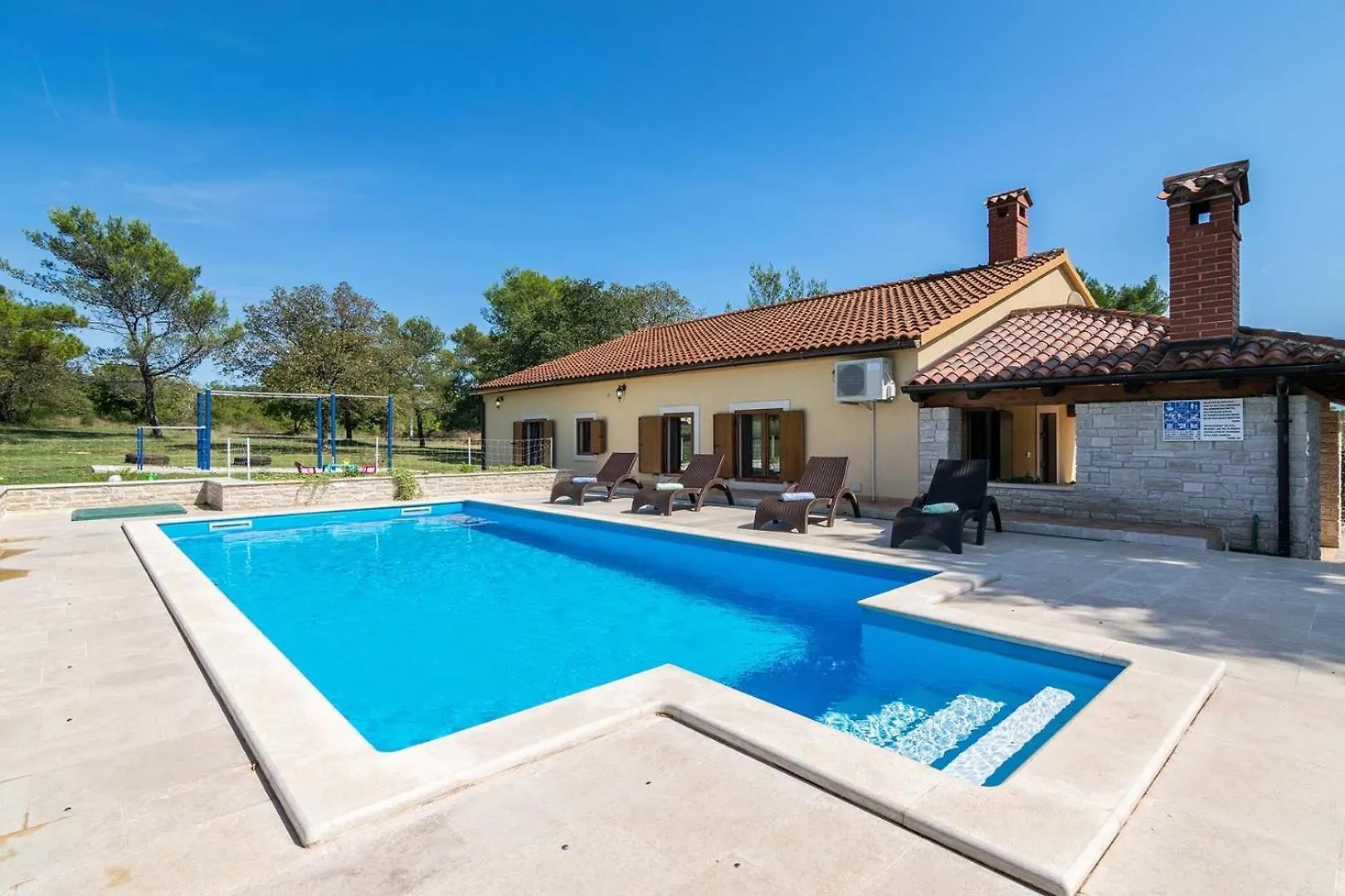 Villa Emanuel Barban