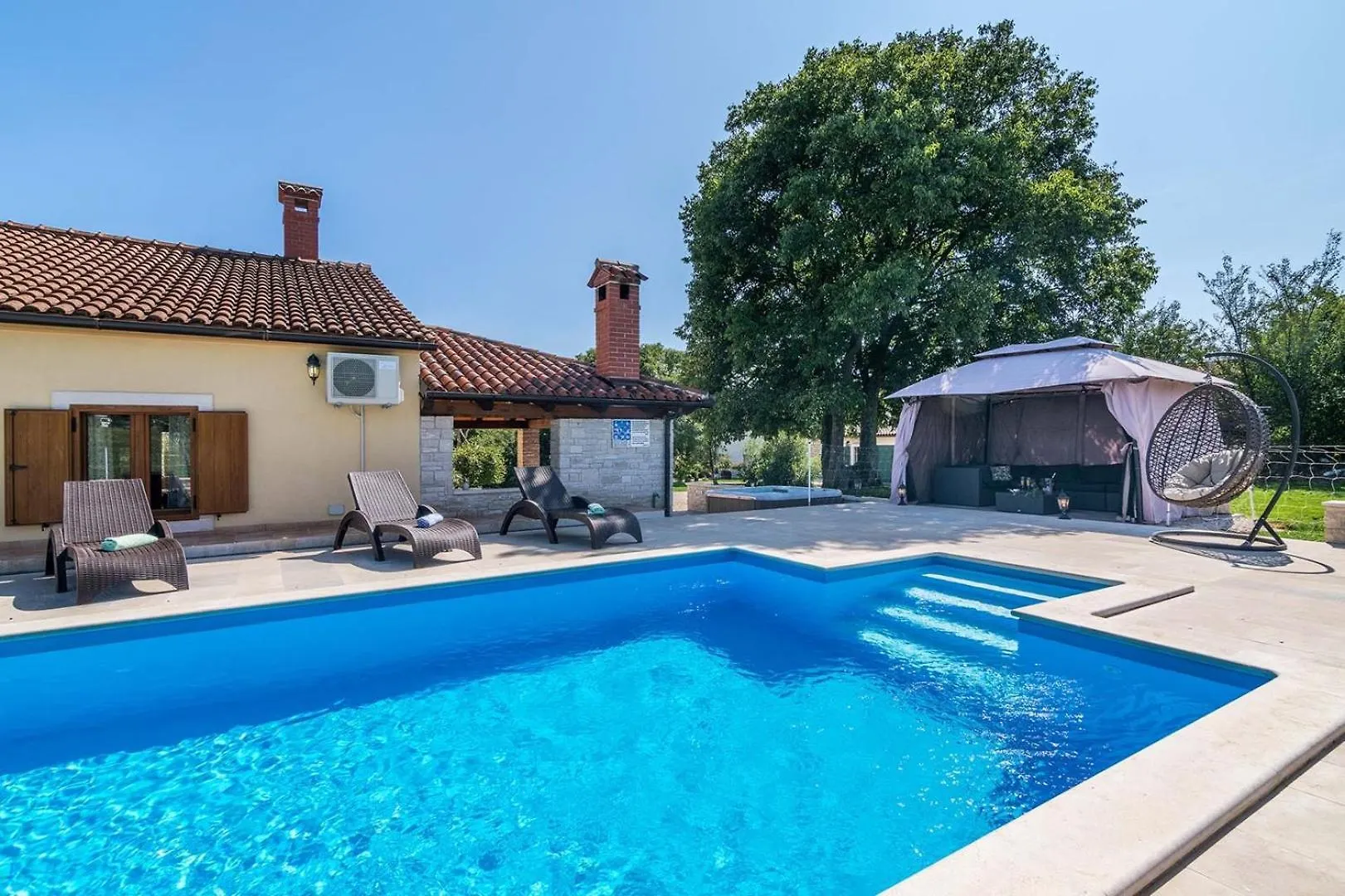 Villa Emanuel Barban
